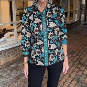 NEW PATTY KIM essential button front floral blouse in teal batik
